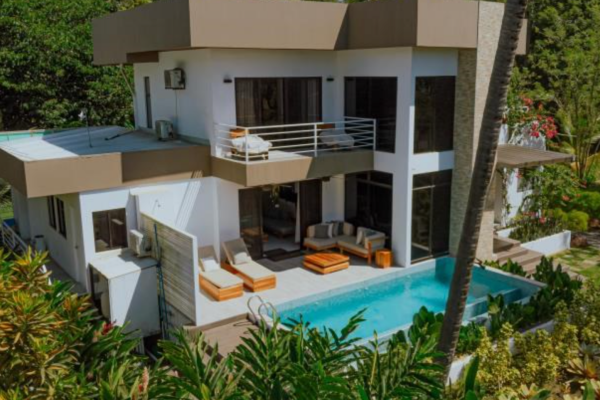 Villa Bougainvillea Beachfront Home