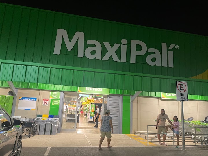 MAXI PALI Uvita Costa Rica Las Villas