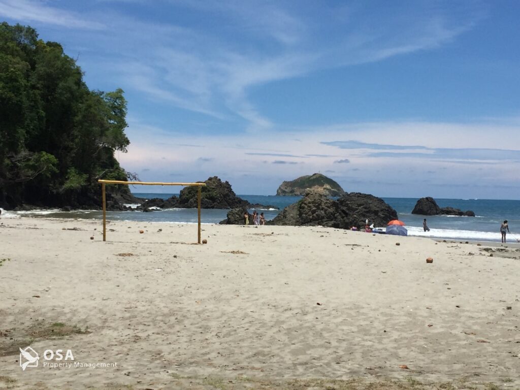 vacation in manuel antonio beach 